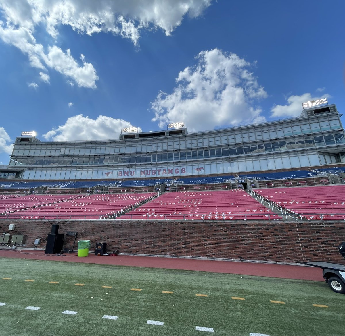 STHFootball's tweet photo. Walkthrough complete for the @globalsportsguy Catholic Bowl II. Thank you @SMUFB for the opportunity to use your facilities. 

@STHCatholic #EFND https://t.co/ISUhgYTqVP