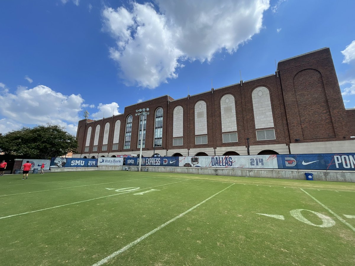 STHFootball's tweet photo. Walkthrough complete for the @globalsportsguy Catholic Bowl II. Thank you @SMUFB for the opportunity to use your facilities. 

@STHCatholic #EFND https://t.co/ISUhgYTqVP