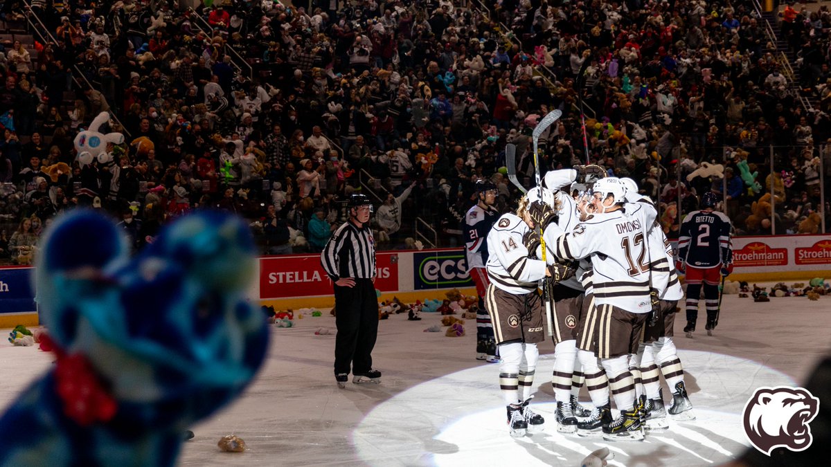 TheHersheyBears's tweet photo. 🧸 It's #NationalTeddyBearDay! We can't wait to see you at our world-famous @GiantFoodStores Teddy Bear Toss this season on Sunday, Jan. 29 versus Bridgeport. 

🎫➡https://t.co/LBz30Pkc2z https://t.co/GBhu1Ie9MM