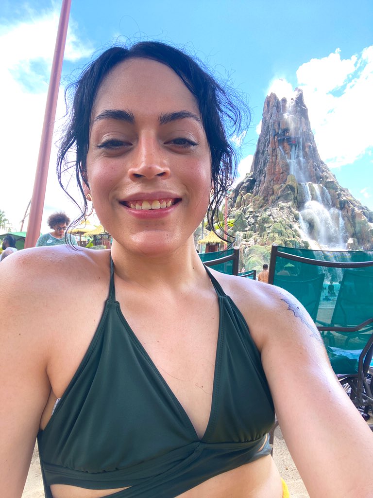 on-twitter-volcano-babes-feat-billie