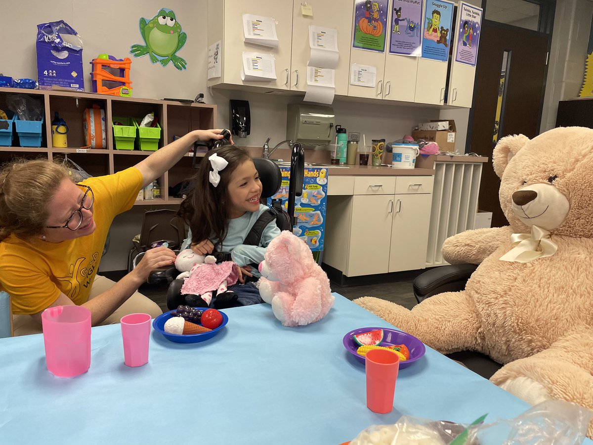 Halling_LS_WHE's tweet photo. Today is National Teddy Bear Day! ๐งธ ๐
How do we celebrate? ๐
By having a Teddy Bear Picnic, of course! ๐๐ป๐งบ๐ฅช๐ฅค
#NationalTeddyBearDay
@HumbleISD_WHE
@ElizabethFagen
#BetheLight
#WHEareRESILIENT https://t.co/2ZoXplaIIO