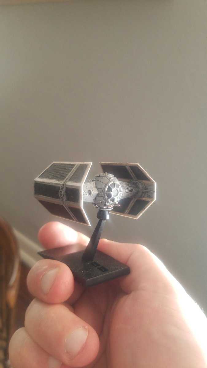 artsplanations's tweet photo. Miniature painting and model making are to art forms that some might not think of when talking about Art, what are some other forms that don't often get considered? https://t.co/3SwkEuRqDh