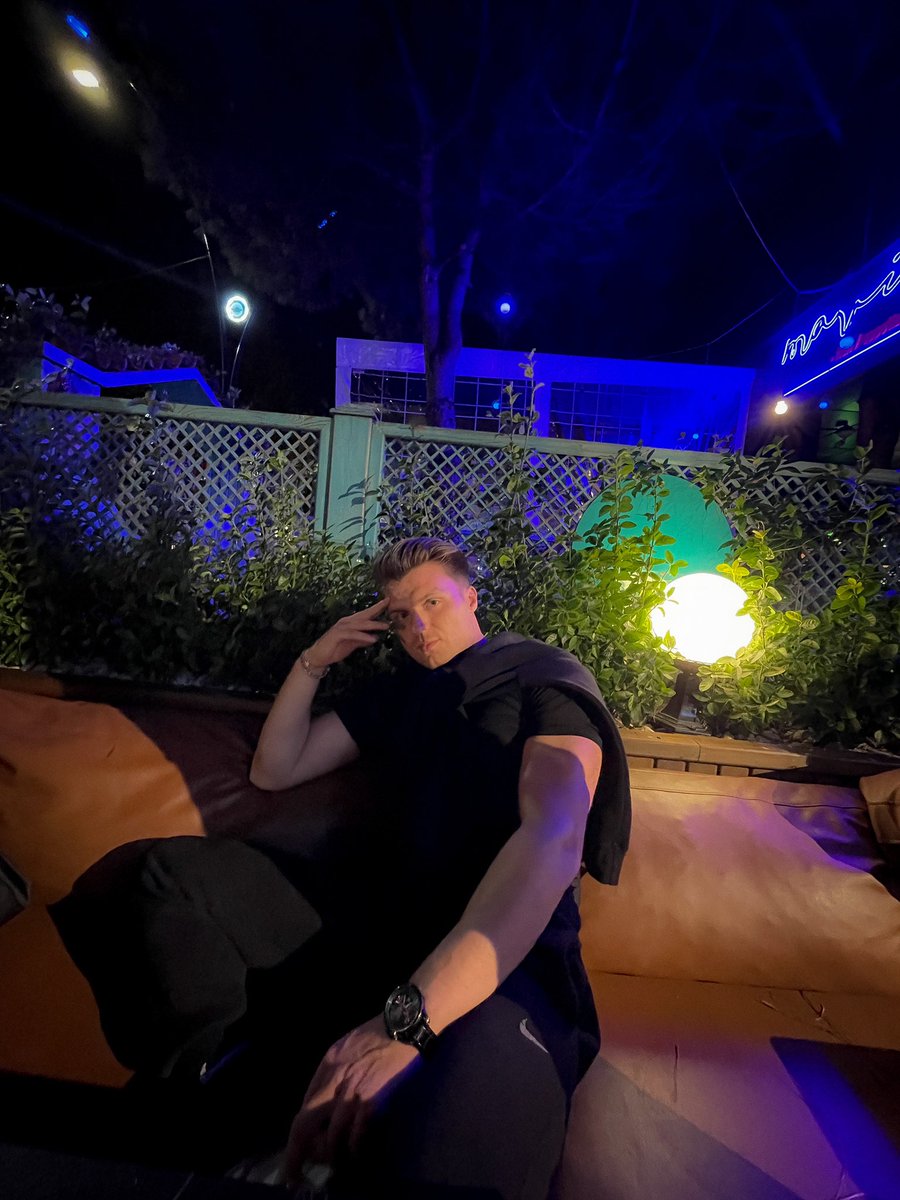 MrKudret7's tweet photo. 📸🌹 https://t.co/S0KSS7IOCR