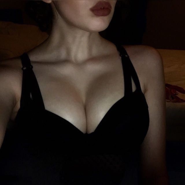 hotlaurika tweet picture
