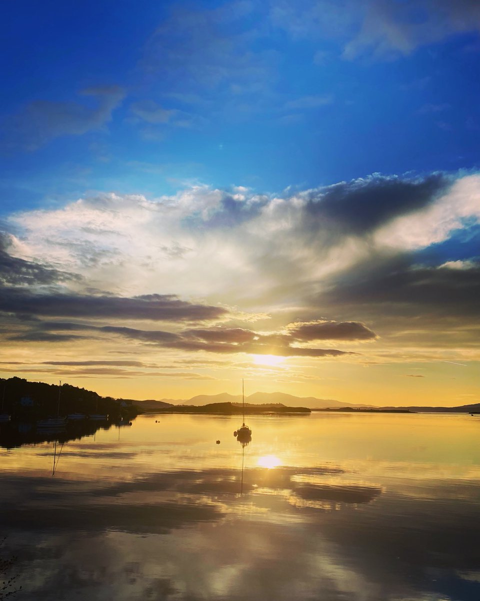 What an extraordinarily beautiful country we live in 💛🏴󠁧󠁢󠁳󠁣󠁴󠁿