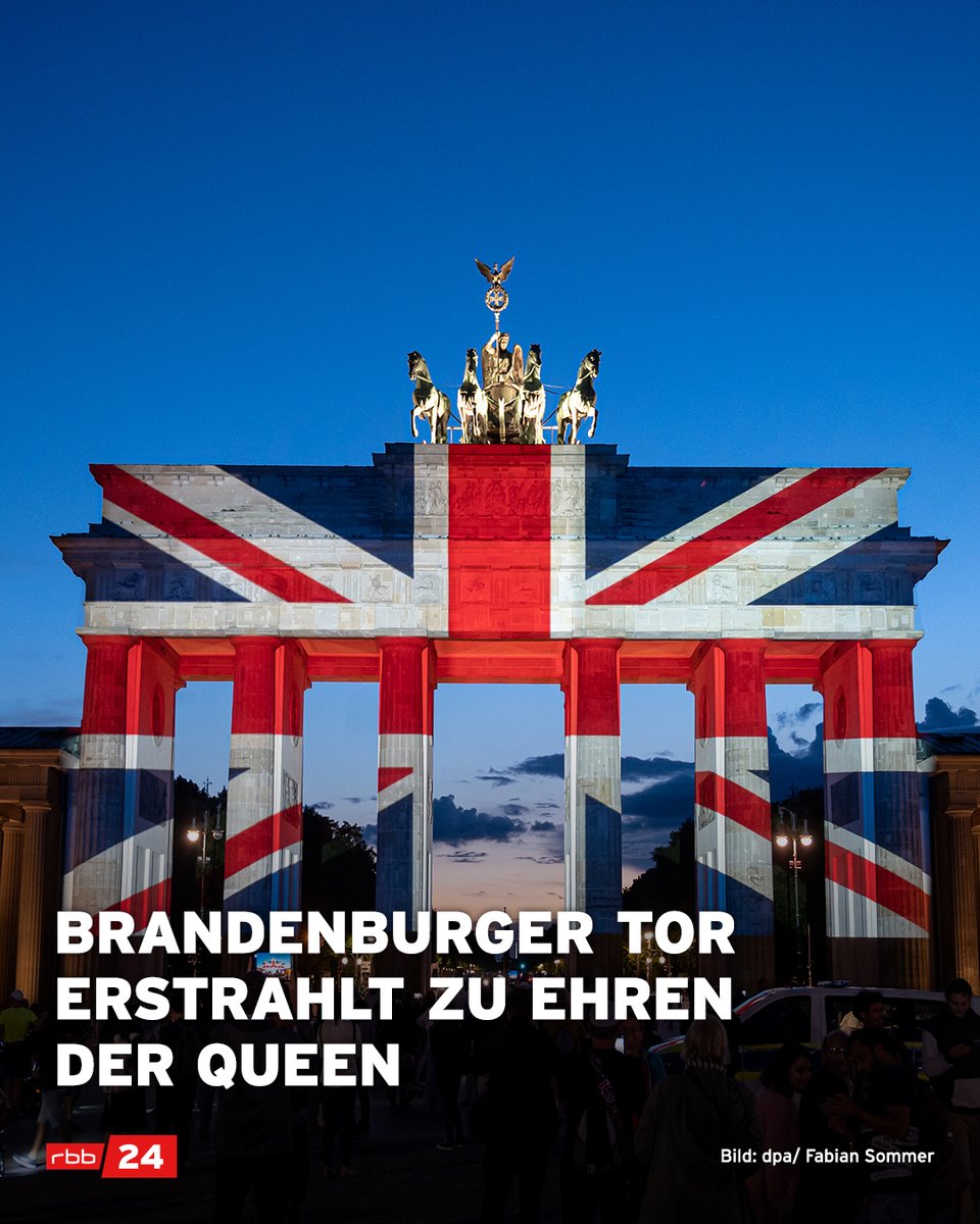 Zu Ehren von #Königin #Elizabeth II. wird am Freitagabend das #BrandenburgerTor mit der Nationalflagge des Vereinigten Königreichs angestrahlt. #Berliner:innen haben die Möglichkeit, in ein #Kondolenzbuch in der Britischen Botschaft zu schreiben. 👉 rbburl.de/bbtorqueen
#queen