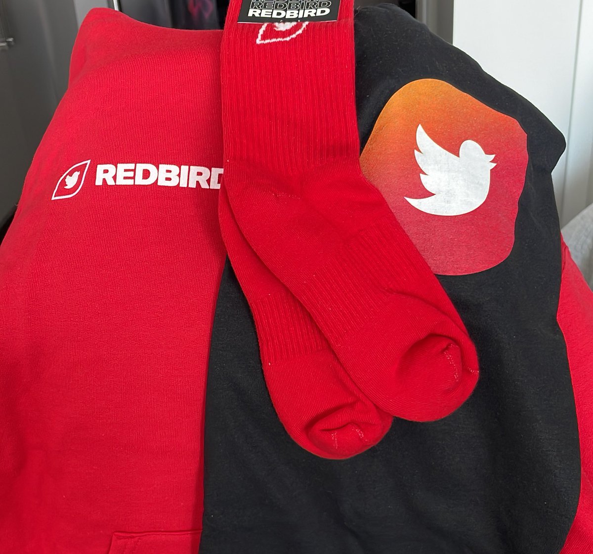 NickHendersn's tweet photo. Came just in time for me to get reorged into bluebird. New swag when? Gotta collect all the colors. https://t.co/dHoX6woUXq