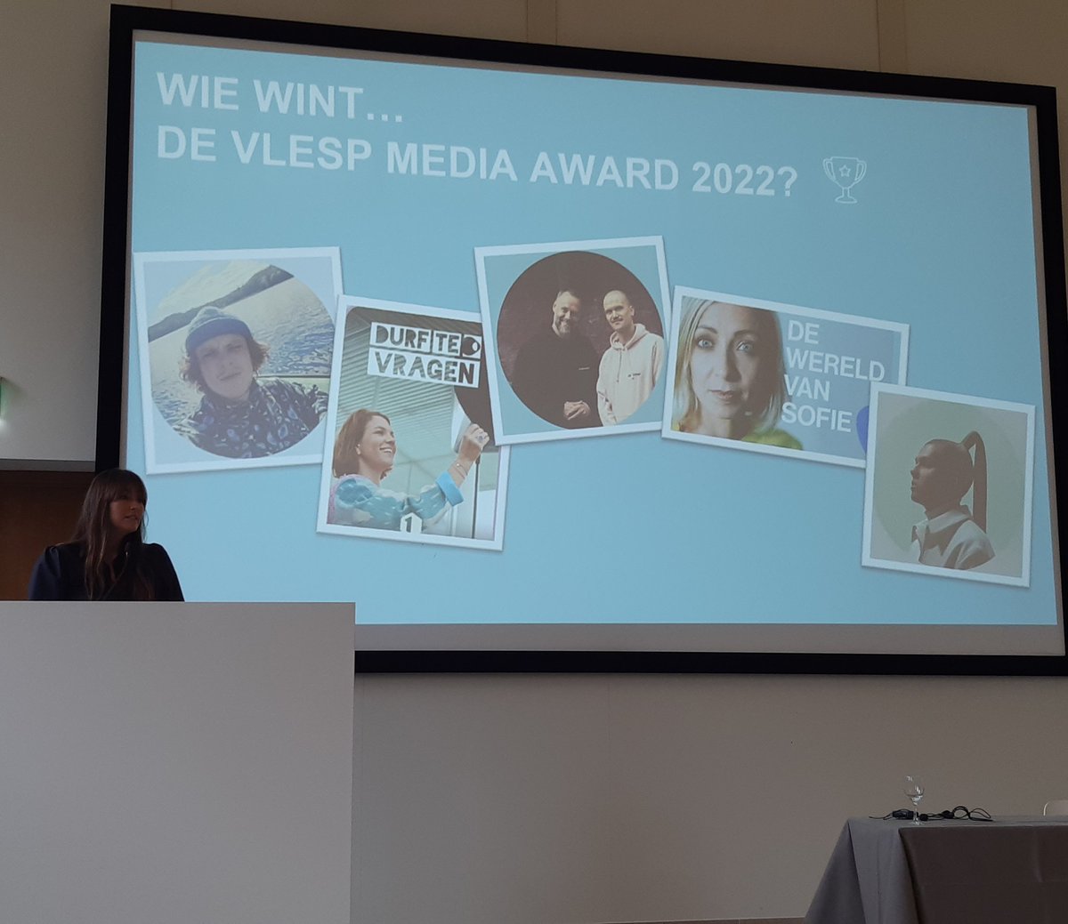 VLESPtweet's tweet photo. Terugblik op een fijn event vandaag: we organiseerden een inspiratiesessie voor mediamakers, Mustafa Kör bracht in primeur zijn gedicht voor #WSPD2022 én we reikten de VLESP Media Award uit aan Sofie Lemaire voor #dewereldvansofie 🏆 https://t.co/W475G7ZARq