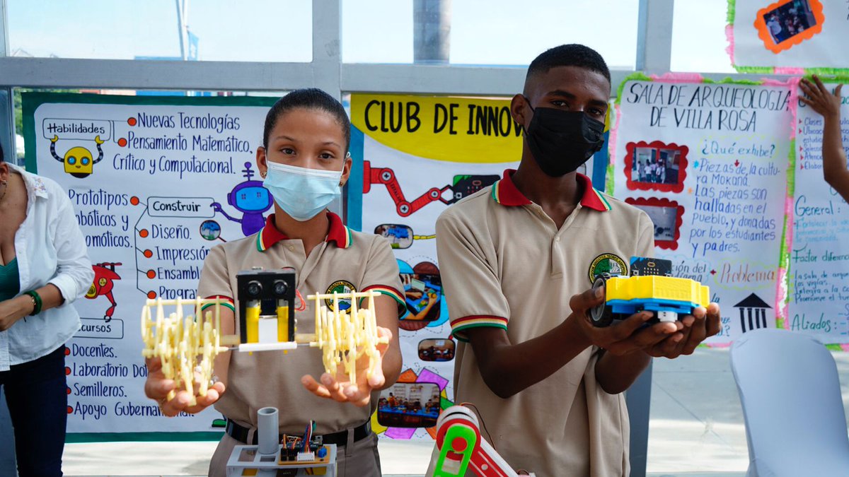 SEDAtlantico's tweet photo. #FED2022
Experiencia: Club de Innovación prototipos robóticos y domóticos, de la Institución Educativa Técnica Agropecuaria de Luruaco con el profe  Jorge @jeroyero https://t.co/L5TAs2kPHs