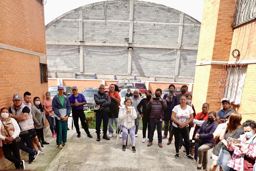 ¡Continuamos con arranques de obra!

La Comisionada <a href="/jabnelym/">Jabnely Maldonado</a> se trasladó a Amado Nervo 63, Santa Ana Poniente, en #Tláhuac, para dar inicio a la rehabilitación de la Unidad. 🏗️👷🏻‍♀️👷🏽‍♂️

Agradecemos la confianza de 88 familias, ¡sus hogares quedarán completamente seguros!  🏡 🏡 🏡