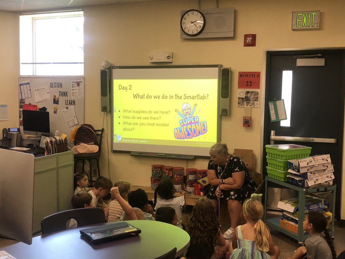 jeffcoedtech's tweet photo. Quick stop this week at #SecrestElementary with ⁦@dlpd17⁩. Students are doing great work in the STEM lab! ⁦@GillFoundation⁩ https://t.co/TSJ1ocngPd