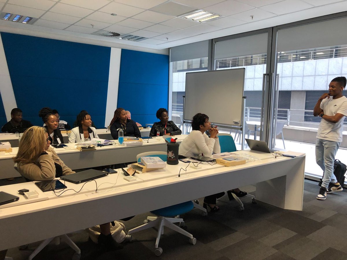 BlackGirlsCode's tweet photo. Volunteer training for tomorrow's @BlackGirlsCODE x @IBM Artificial Intelligence & Machine Learning Workshop in South Africa πΏπ¦π€© #techforgood #ibmsa https://t.co/s914LSW5VO