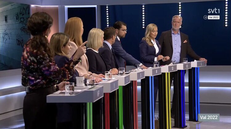 kdriks's tweet photo. De rödgröna står för en slags låga förväntningars rasism. Kriminalitet och hedersförtryck har tillåtits bre ut sig. 
Vår uppgift är att svensk lag ska gälla i alla bostadsområden. 
@BuschEbba #pldebatt #valet2022 https://t.co/Oecp4jGmQU