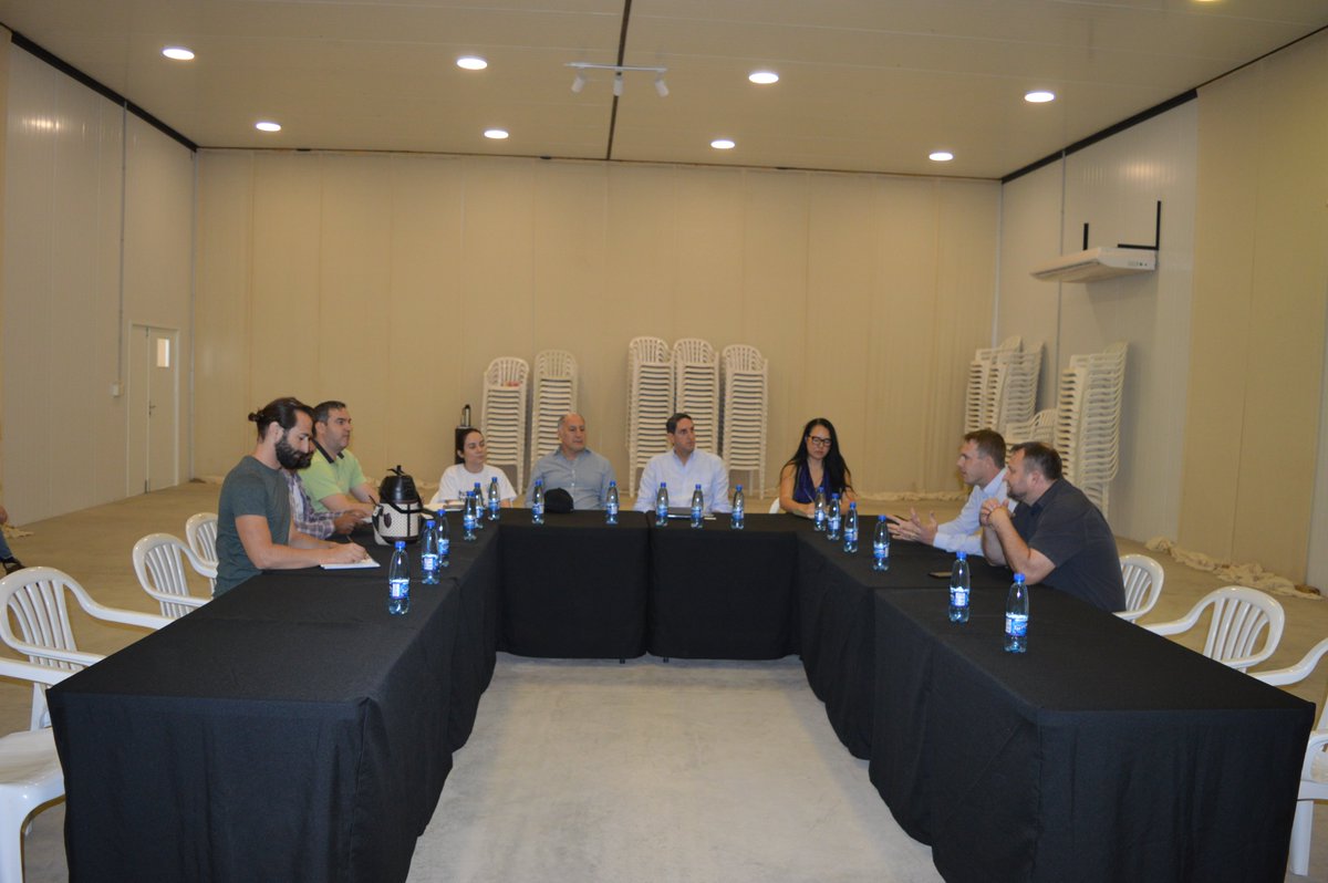 PachecoCapella's tweet photo. Como cierre de la misión en terreno del proyecto AbE Chaco del Paraguay, nos reunimos con representantes de la Cooperativa Fernheim e @ideagropy. Intercambiamos información y experiencias. https://t.co/Wz9lpvhYKQ