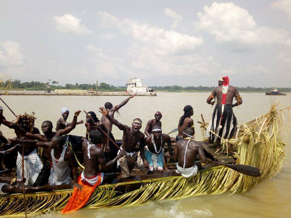 nigerdeltafest's tweet photo. Part of the elaborate celebrations enacted to coronate a new king in Tarakiri kingdom is a patriarchal  cultural display demanding blessings to reign upon the new throne. 

Ijaws are festive people, there’s no deep sea they wouldn’t swim in other to celebrate a remarkable news. https://t.co/9LT4ApI98K
