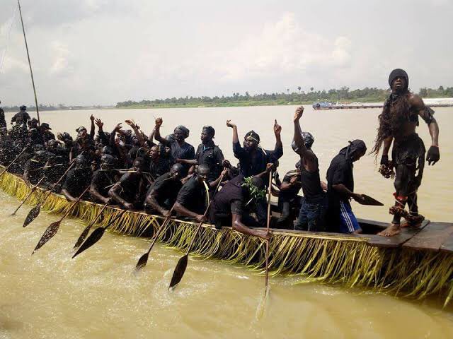 nigerdeltafest's tweet photo. Part of the elaborate celebrations enacted to coronate a new king in Tarakiri kingdom is a patriarchal  cultural display demanding blessings to reign upon the new throne. 

Ijaws are festive people, there’s no deep sea they wouldn’t swim in other to celebrate a remarkable news. https://t.co/9LT4ApI98K