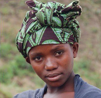 Lesfrereskto's tweet photo. Elle s’appelait Hawa Amoti et elle venait de rencontrer le Christ; son père l’a tué le jour de sa conversion.
Repose en paix que le Seigneur t’accueille dans son Royaume auprès de lui. 😪🕊🇺🇬 https://t.co/pogfXy8H6X