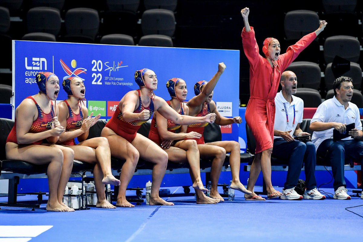 🎶🎶🎶SOMOS CAMPEONAS DE EUROPA, SOMOS CAMPEONAS DE EUROPA 🎶🎶🎶

Este equipo lo ha vuelto a hacer, 
¡SOIS LA HOSTIA! 

Orgullo de equipo, orgullo de amigas, orgullo de ELLAS!