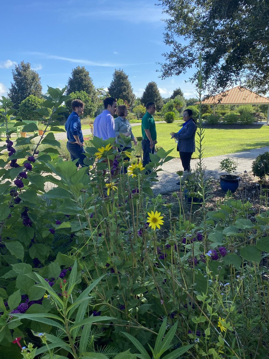 Central Florida is leading the way in innovative agricultural techniques!

Today, I toured several facilities &amp; learned about @uf_ifas's youth education efforts. 

I also visited local <a href="/KaleraProduce/">Kalera</a> &amp; saw their amazing innovation of sustainable produce by using vertical farming.