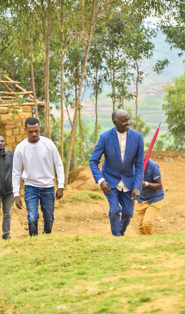 Berulfoundation's tweet photo. Uyu munsi @KarongiDistr kuri Berulo Village twagiriwe umugisha wo gusurwa na Hon.@manuhavuga umu Senateri muri Sena y'U #Rwanda, mwakoze Nyakubahwa kubana natwe n'inkunga mudahwema kudutera! Blessings https://t.co/AVlxduzggX