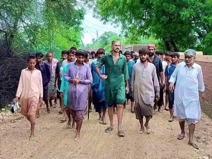 ShahPPP789's tweet photo. ہم نوکر ہیں اس بھٹو کے 
جو سر دے کر سردار بنا

@fbhutto
@BhuttoZulfikar https://t.co/K3ur5FBoe7