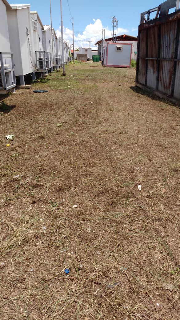 #AlMomento 👉 || Las brigadas de @servisucreg se encuentran desplegas en las instalaciones del Complejo Petrolero Cumaná - PDVSA, en la Av. Rotaria (Zona Industrial, El Peñón); realizando trabajos de desmalezamiento y recolección de desechos sólidos.

#PatriaDelBuenGobierno