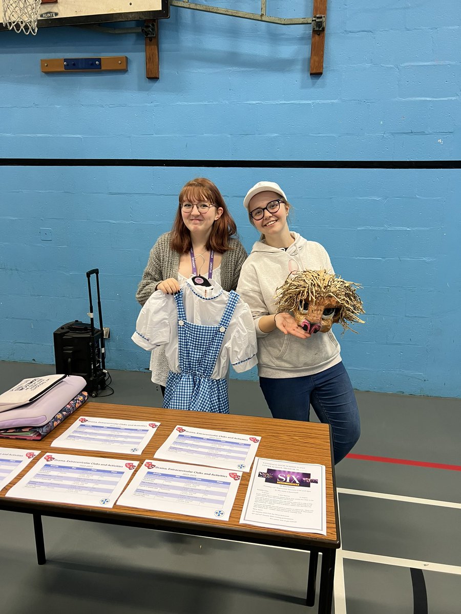 sandhighdrama's tweet photo. Extra Curricular Club Fair 2022 🎭
Such a buzz in the Sports Hall today! We’re so impressed with how many of you have an expressed an interest in all the opportunities we offer 😊 https://t.co/EqpN0iSng6