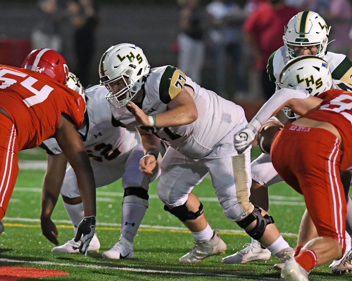 BRADYFORD25's tweet photo. Defensive and Offensive lineman control the game and true sports fan know that. - Dante Hall
#offensivelineman #trenches #highschoolfootball #oline #grind #addictedtothepassrush https://t.co/JtGBgwP6NE