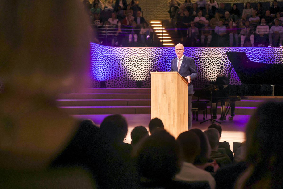 Hamburger Senat tweet media