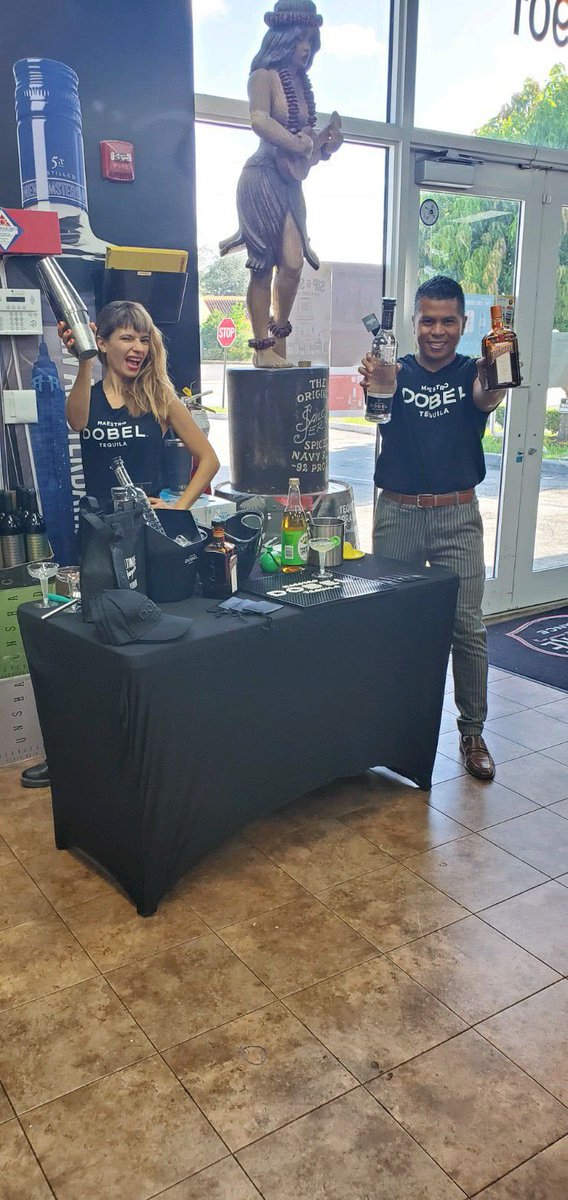 StarstreamEnt's tweet image. Get ready for the weekend with Maestro Dobel Tequila and Cointreau Liqueur.  @dobeltequila @cointreau_us $SSET