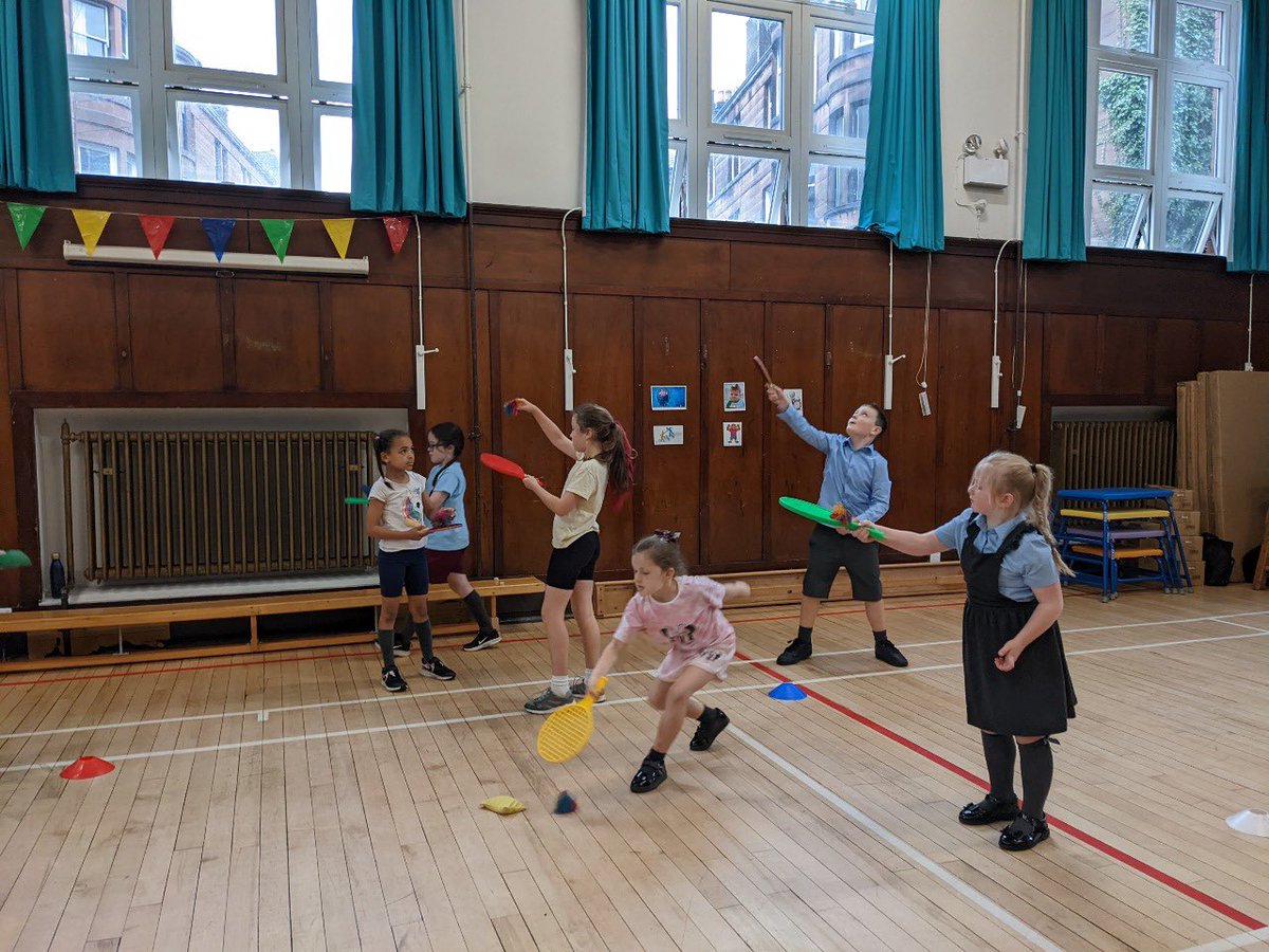 StCharlesGla's tweet photo. This week’s lesson from @PELOGlasgowDW was teaching the children all about #RacketSkills. The children are enjoying using a variety of equipment and learning new skills each week. #PhysicalEducation #PhysicalActivity #ActivePlay @PEPASSGlasgow @ActiveschoolsTM https://t.co/EEciSOTdBh