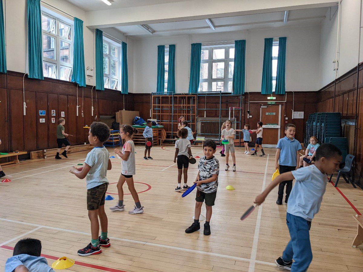 StCharlesGla's tweet photo. This week’s lesson from @PELOGlasgowDW was teaching the children all about #RacketSkills. The children are enjoying using a variety of equipment and learning new skills each week. #PhysicalEducation #PhysicalActivity #ActivePlay @PEPASSGlasgow @ActiveschoolsTM https://t.co/EEciSOTdBh
