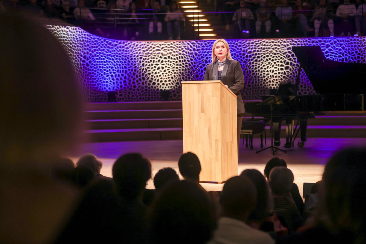 Hamburger Senat tweet media