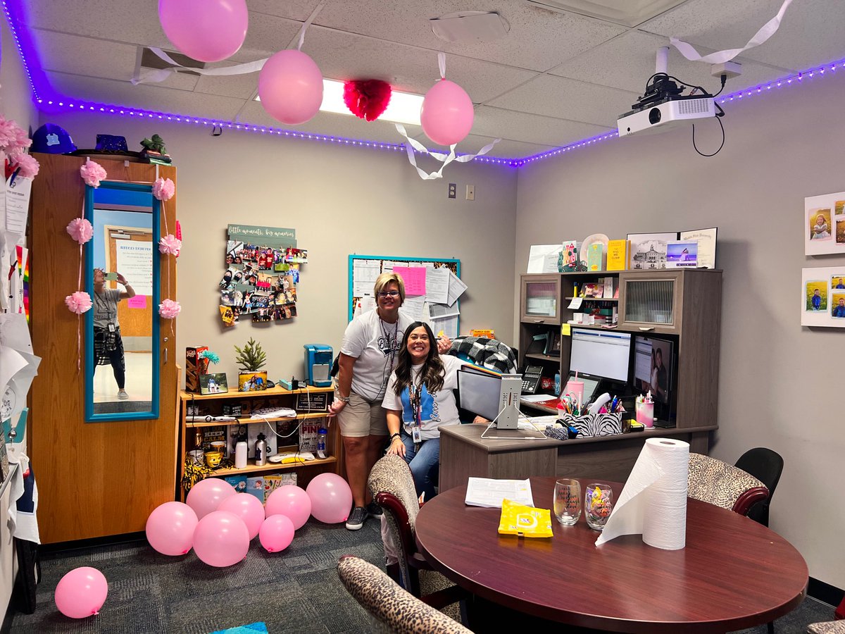 HadleyUSD259's tweet image. Happy Friday Hadley! Here's are Friday Five- Ms. SozaT is back, XC meet, restorative circles, science fun and health detectives-- enjoy! #wpsproud #hadleyrocks #fridayfive