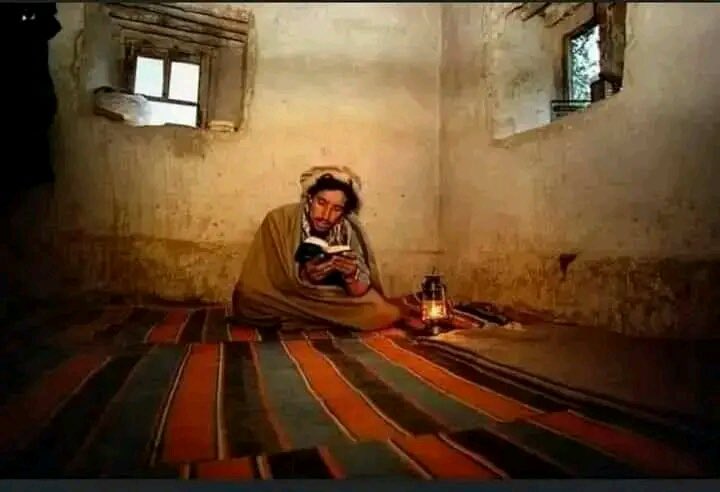 AzadaKhorasani's tweet photo. رهبرم چه غریبانه زیستی! 
چه شاهانه درخشیدی! 
و چه نا جوان مردانه یارانت با خون و آرمان هایت معامله کردند …. 
ولی اما تو جاودانه یی در دل آزادگان 
روحت شاد الگوی انسانیت 🥹💔 https://t.co/Fx5UHwvrkF
