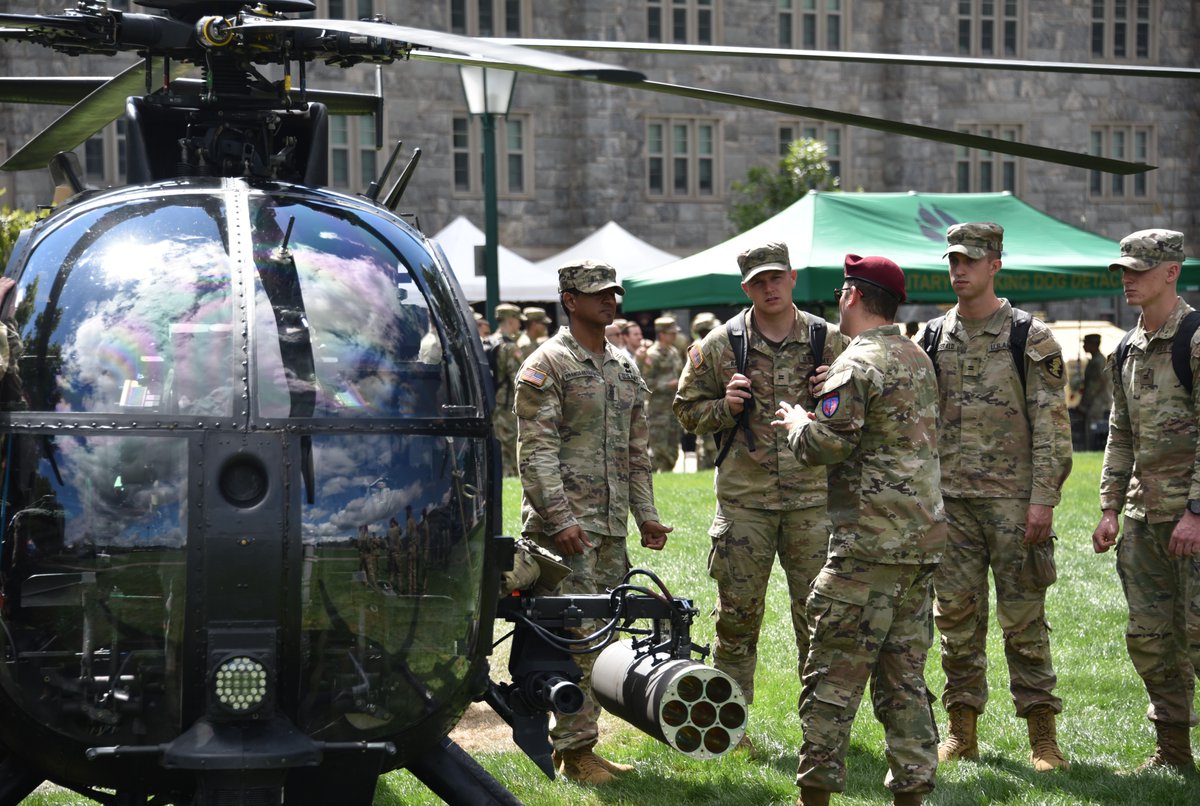 WPAOG's tweet photo. Reps from 17 Army branches from across the U.S. educate cadets about their respective career fields through displays during West Point's #BranchWeek. The Class of 2023 will find out their branches on Dec. 1! What branch are you in/with which branch did you serve? https://t.co/SUvls2Kvcj