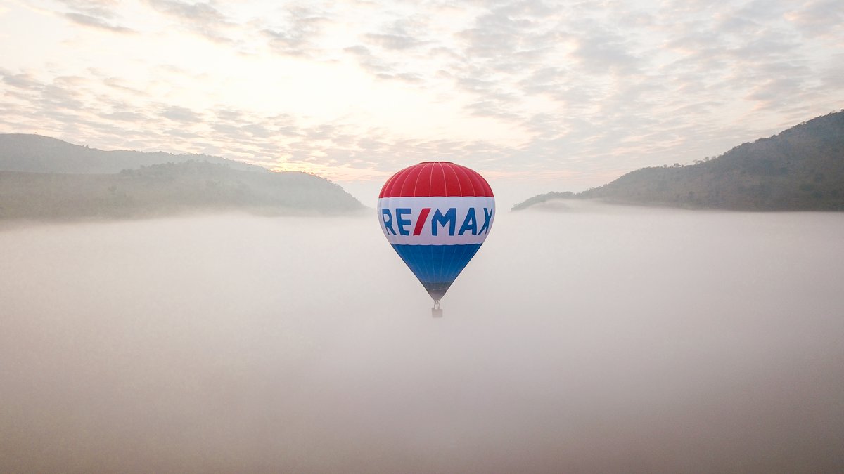 remax's tweet photo. At RE/MAX we set our goals above the clouds! ☁️ https://t.co/10QfHhCXhV