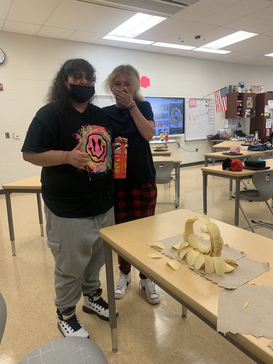 portclintonms's tweet photo. Ms. Olszewski’s classes had a teamwork challenge to build a circle out of chips today. Testing theories, learning from failures, and perseverance all factored into the lesson. https://t.co/sj6wiWYnHo