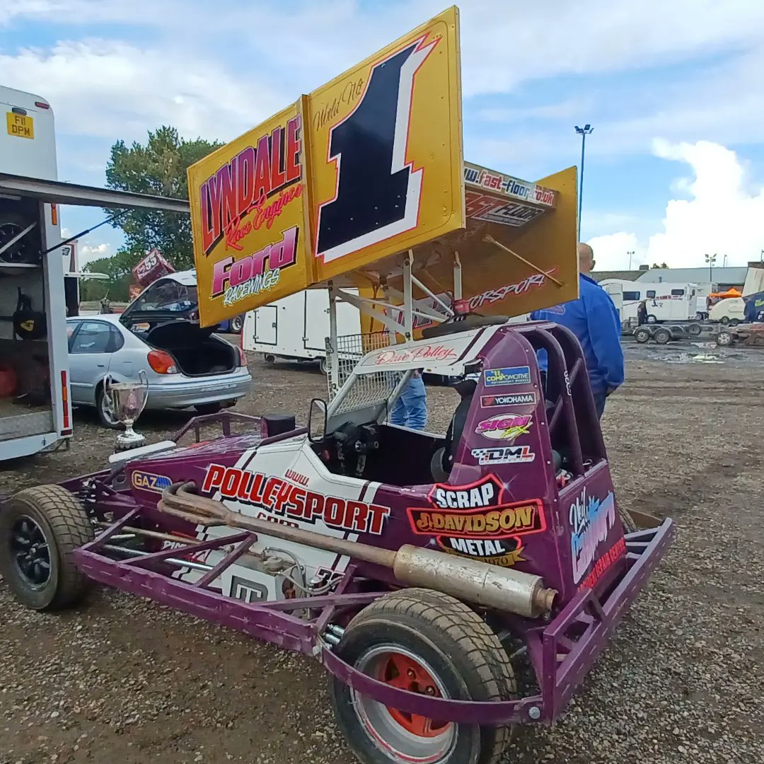 World Champion Dave Polley takes his 100th feature race win at Mildenhall tonight