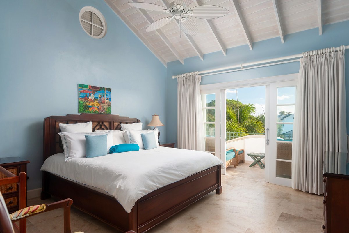 Bajan Tonic, 4 bedroom luxury townhouse in Mullins Bay is for sale, a great investment opportunity to short term let💛💙💛💙

Get all the details, email info@barbadosvillaservices.com today☀️

barbadosvillaservices.com/villa/bajan-to…