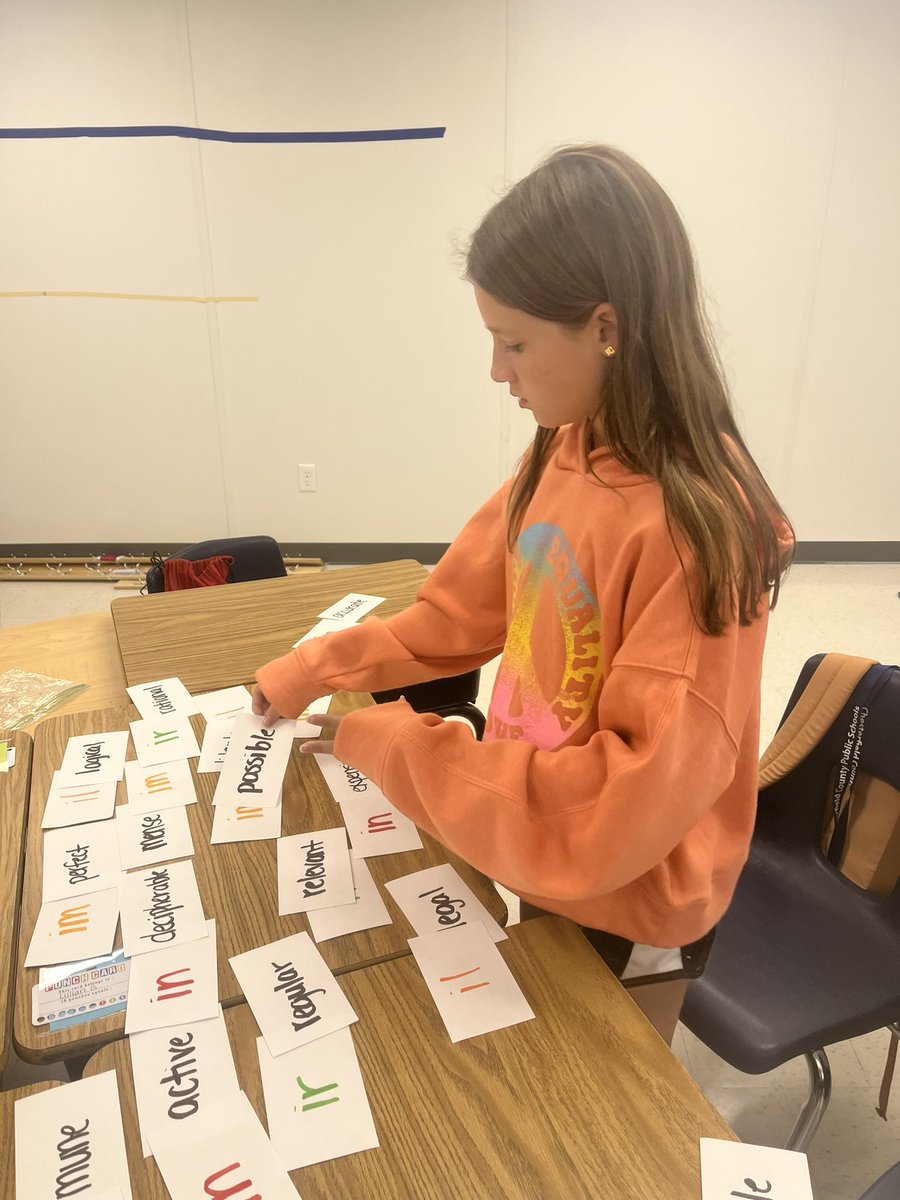Students had fun with their “not” prefixes (il, ir, im, in) by sorting them and placing them with an appropriate root word that fits the rules of which one to use 💙💚 <a href="/OldHundredES/">Old Hundred Elementary School</a>