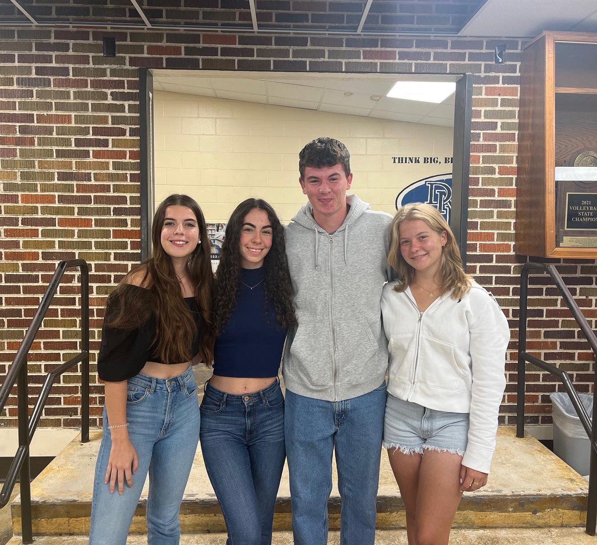 DnhCouncil's tweet photo. 2022 Homecoming Court!
Boys: Nick Reinicke, Gus Varney, Jerek Hall, Jace Hall, Wil Textor
Girls: Ella Costello, Camille Landphair, Ellie Knock, Madelyn Norton, Misty Harreld 
Honorary Candidates: Paula Perez De Ciriza, Beatrice Giavarina, Rasmus Brandt, Brid Dettmar https://t.co/Oj3suVWDak