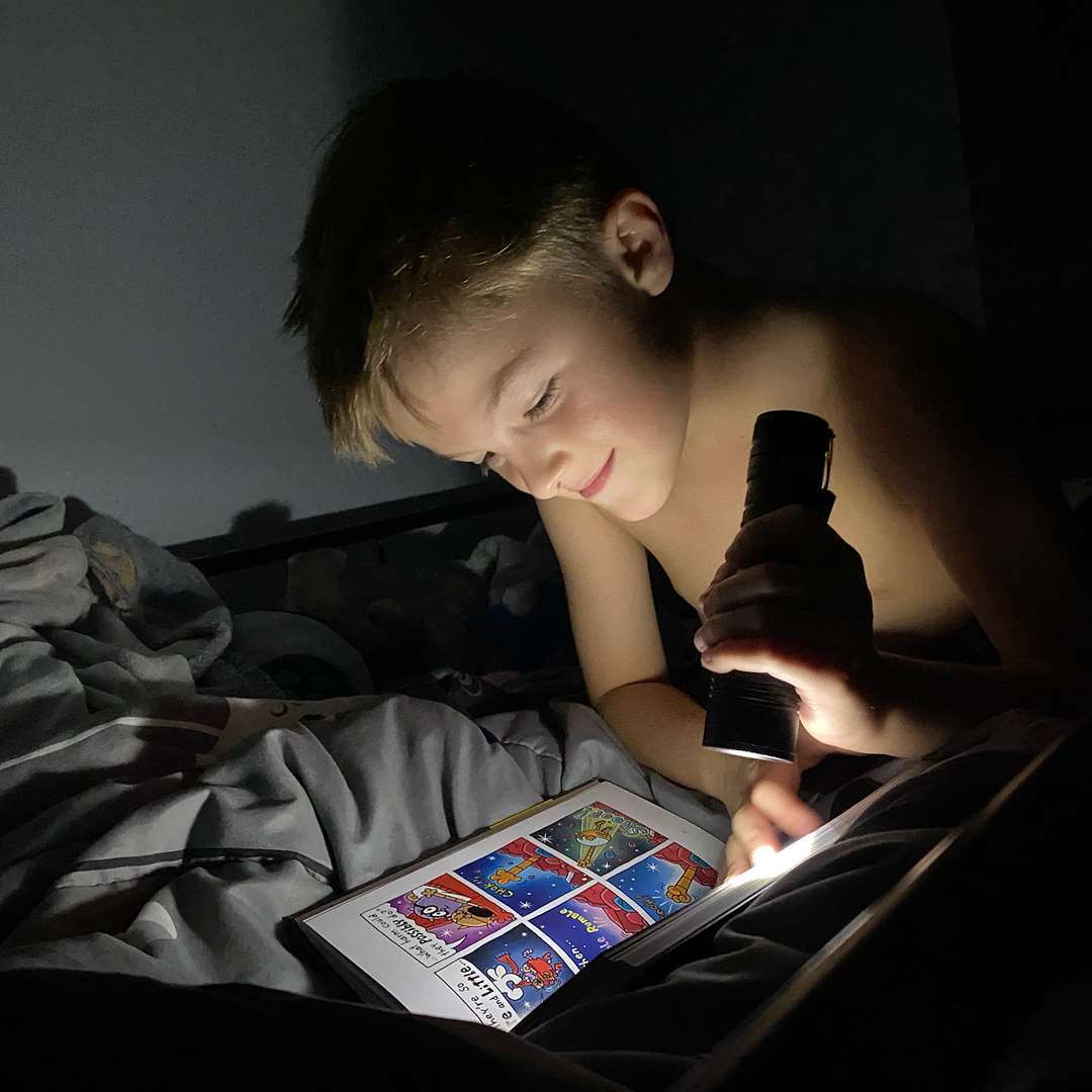 ReadWithMalcolm's tweet photo. It's called #FridayNightReads. 📚💡 

We're launching into the school season with #READMarathon - our 26.2 day reading challenge focusing on reading stamina.

Head to https://t.co/OrlWp7d5JK for more info! https://t.co/VOyBo3GICa