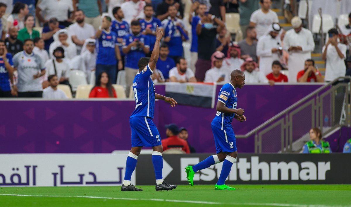 beINSPORTSNews's tweet photo. 🚨 عاجل | الهلال السعودي@Alhilal_FC يتوج بلقب #كأس_سوبر_لوسيل بفوزه بركلات الترجيح 4 - 1 على الزمالك المصري@ZSCOfficial  بعد نهاية الوقت الرسمي بالتعادل 1 - 1 https://t.co/hhnrJEC29Z