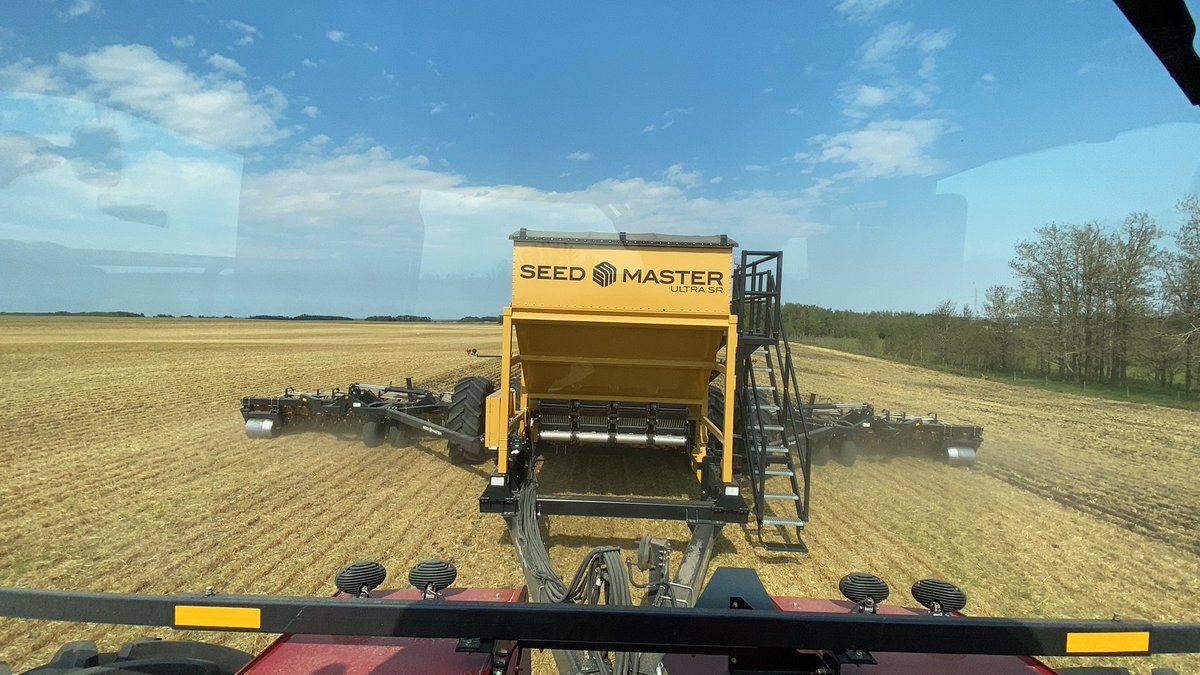 5thGenFarming's tweet photo. Third year for #fallrye ✔️
#plant23 has started. @Stampseeds
@SeedMasterMfg
Was worried about moisture to seed into but it was perfect @ 3/4” https://t.co/f0tVnCFJ0W