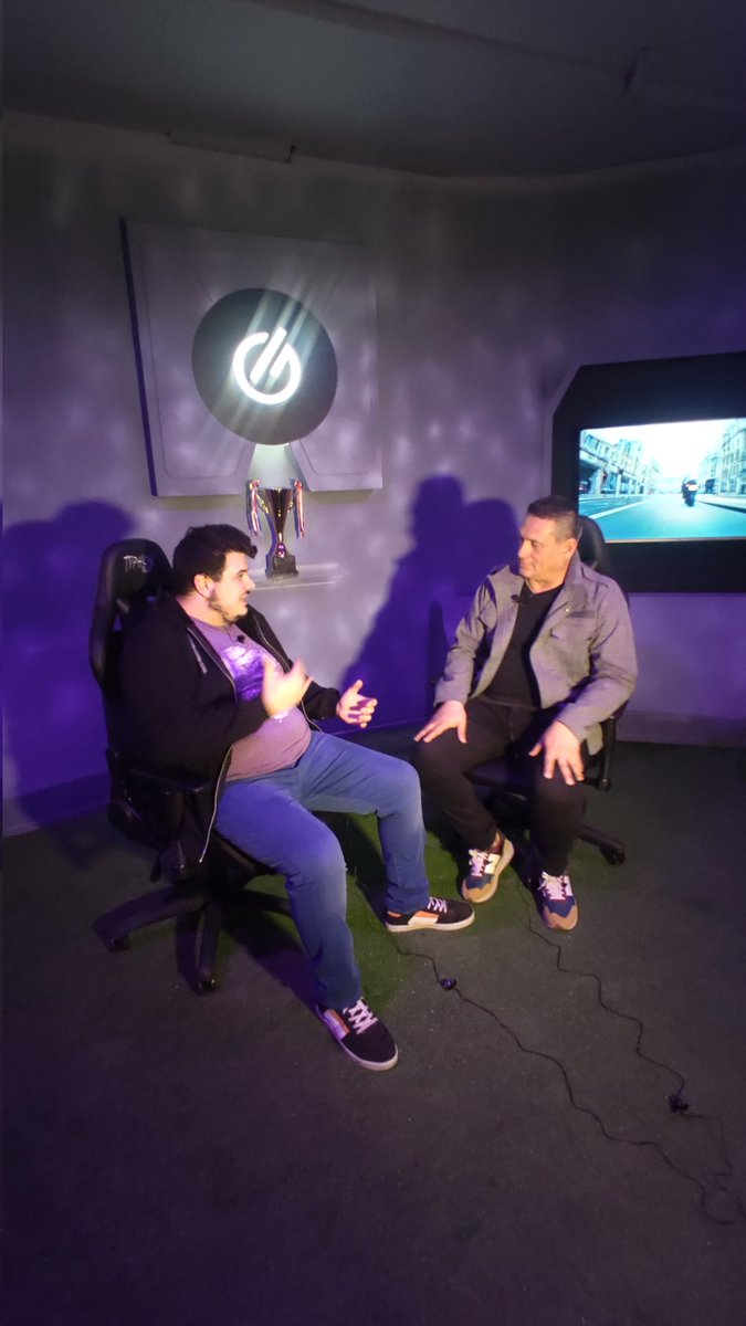 Entrevista con Maxi de <a href="/tpsentodas/">Tu Permitido de Siempre</a> y su productora, junto a Jorge y Juan, con todo lo que se viene desde la Asociación #eSports de Córdoba.<a href="/Bowling_space/">Bowling Space Bar</a>