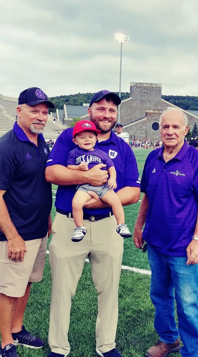 HCrossFB's tweet photo. Since the day he was born, @Coach_Smith61 has been surrounded by football — and as he heads home to Buffalo this weekend, he and his father reflect on how the sport has shaped their lives: https://t.co/YvfwC3faJs

@SFHSfootballNY | #GoCrossGo https://t.co/NRwb4OvuIF