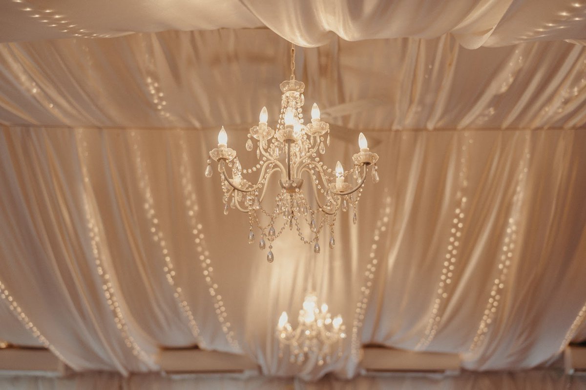 PartyPlusEvents's tweet image. Every event planner knows the power that lighting brings! Whether it's hanging lights, twinkle lights, or vintage chandeliers, lighting creates romance, coziness, and comfort when used properly for any event. Trust us - lighting is magic.