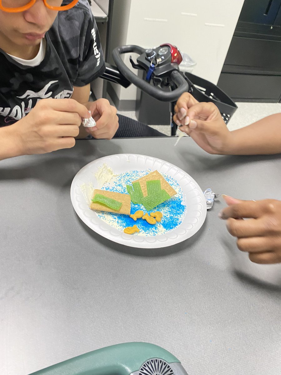 A_Schex_thing's tweet photo. Edible landforms today for a fun Friday  treat! @ShadowCreekHS 🫶🏽 https://t.co/EjyPFioWvW