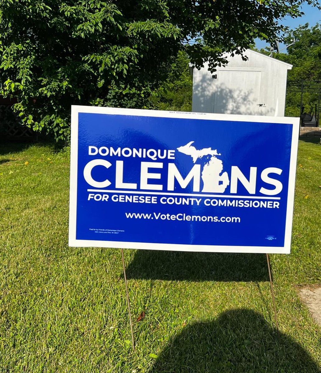 VoteClemons's tweet photo. Yard sign season is here again! If you have a #TeamClemons sign, now is the time to put it back out. If you would like to receive one comment below or shoot us a message. https://t.co/zgrh1apVvC